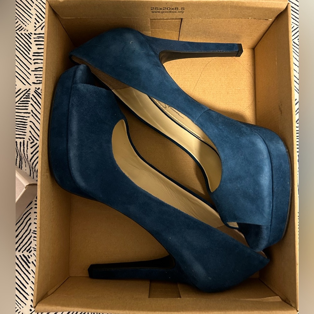 Jessica Simpson open toe pumps